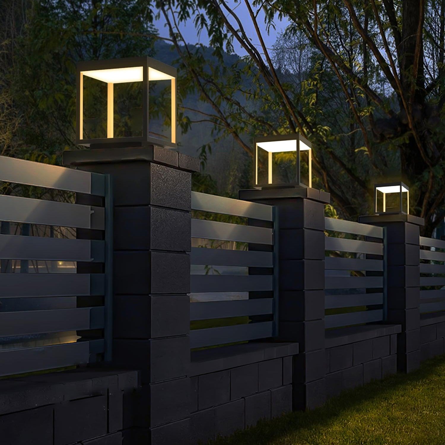 Borne extérieure LED cadre carré – ambiance chaleureuse jardin et terrasse